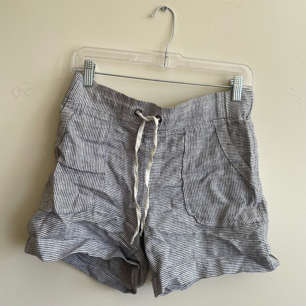 Athleta Linen Stripe Shorts, size 6